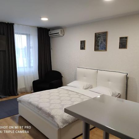 Studio In The Center Apartment Chisinau Exterior foto