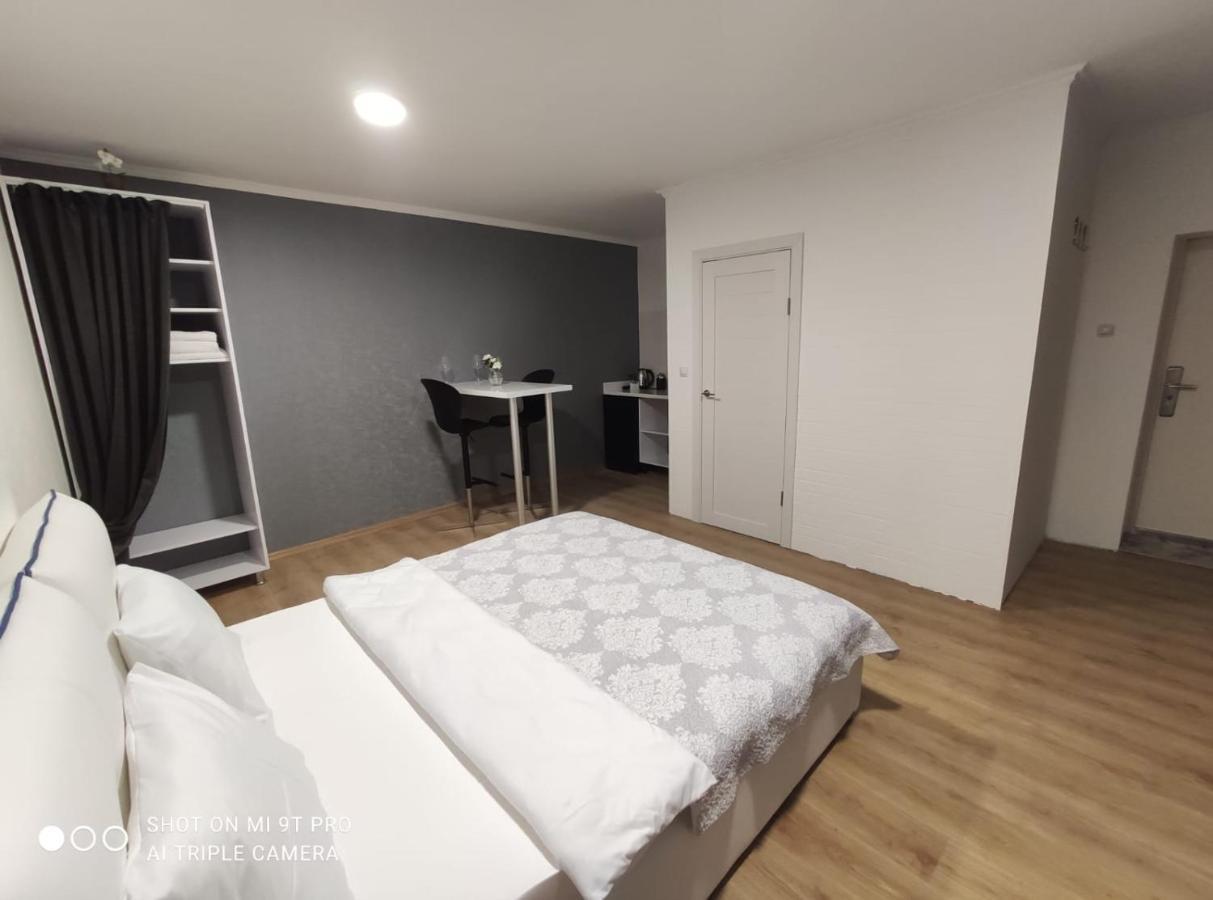 Studio In The Center Apartment Chisinau Exterior foto