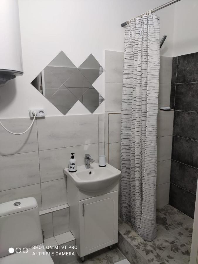 Studio In The Center Apartment Chisinau Exterior foto