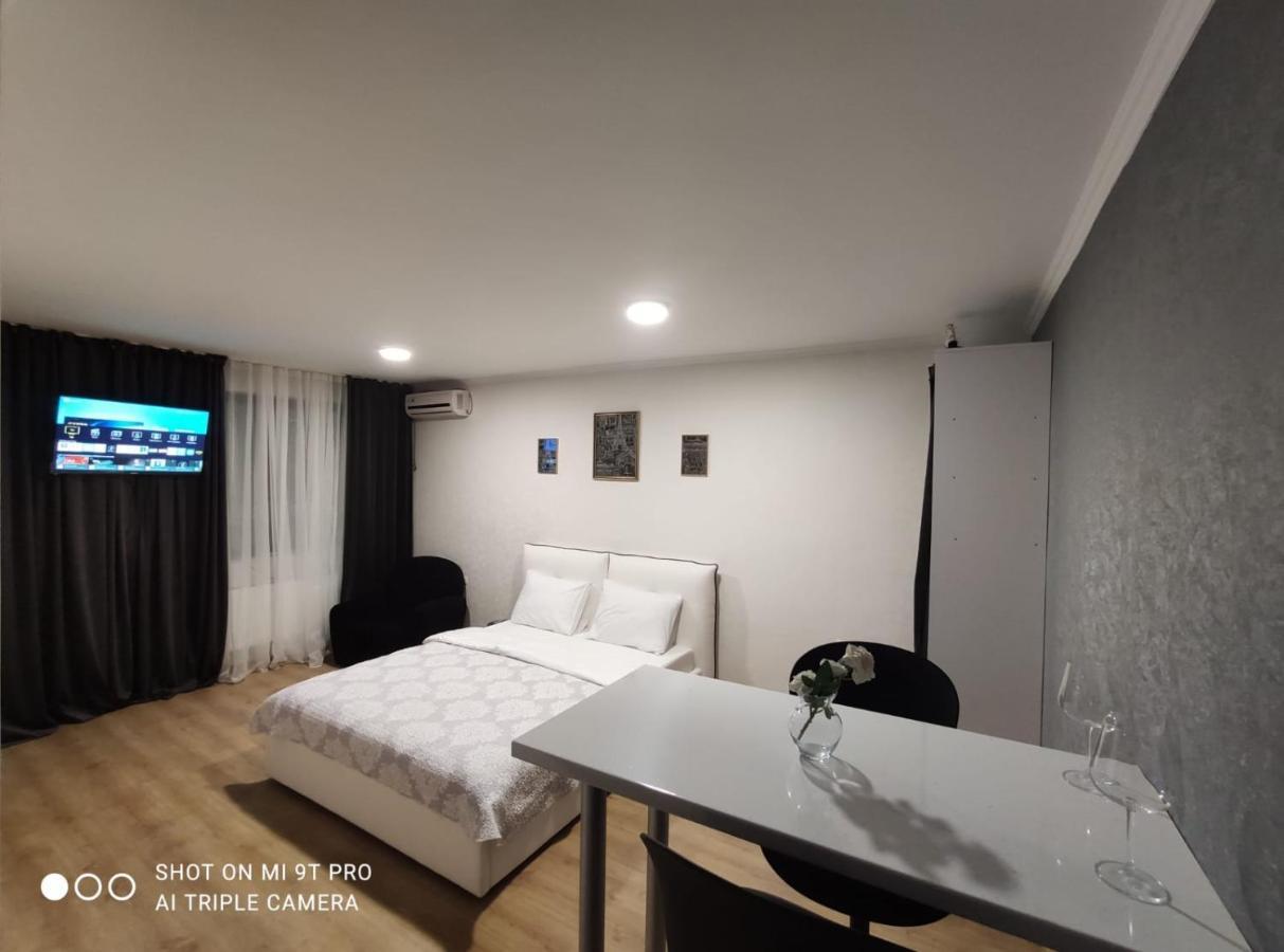 Studio In The Center Apartment Chisinau Exterior foto