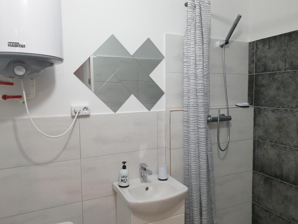 Studio In The Center Apartment Chisinau Exterior foto